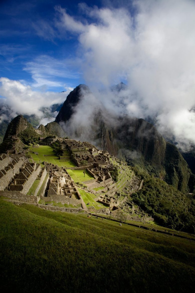 América